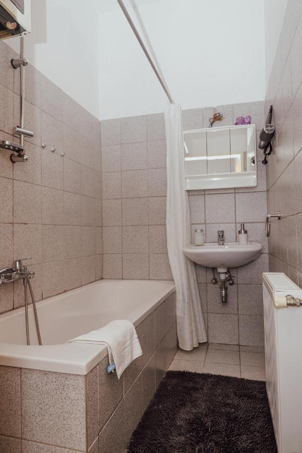 Ruhiges Terrassen Apartment Виена Екстериор снимка